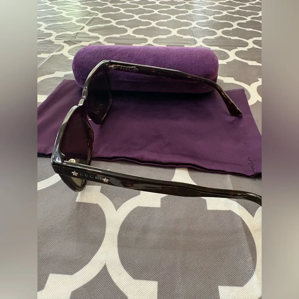 Gucci Women’s Black Sunglasses - Picture 3 of 11